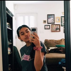 Meet your Posher, Mia